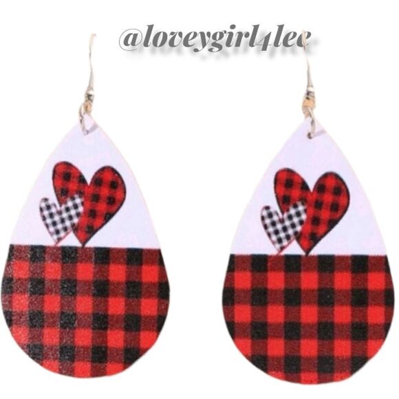 BUFFALO PAID HEART VEGAN LEATHER EARRINGS - Picture 1 of 6